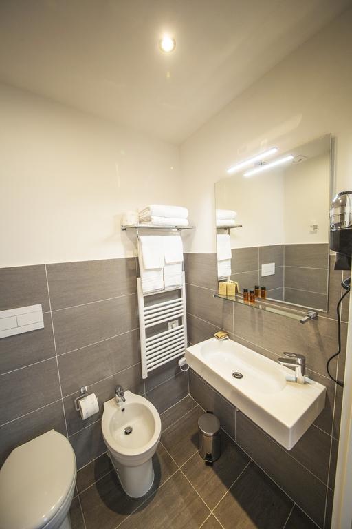 Twobros Apartment Флоренция Екстериор снимка